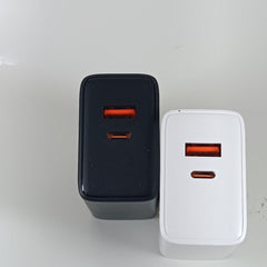 CUBO PARA CARGA CON DOBLE ENTRADA USB Y TIPO C - XC05