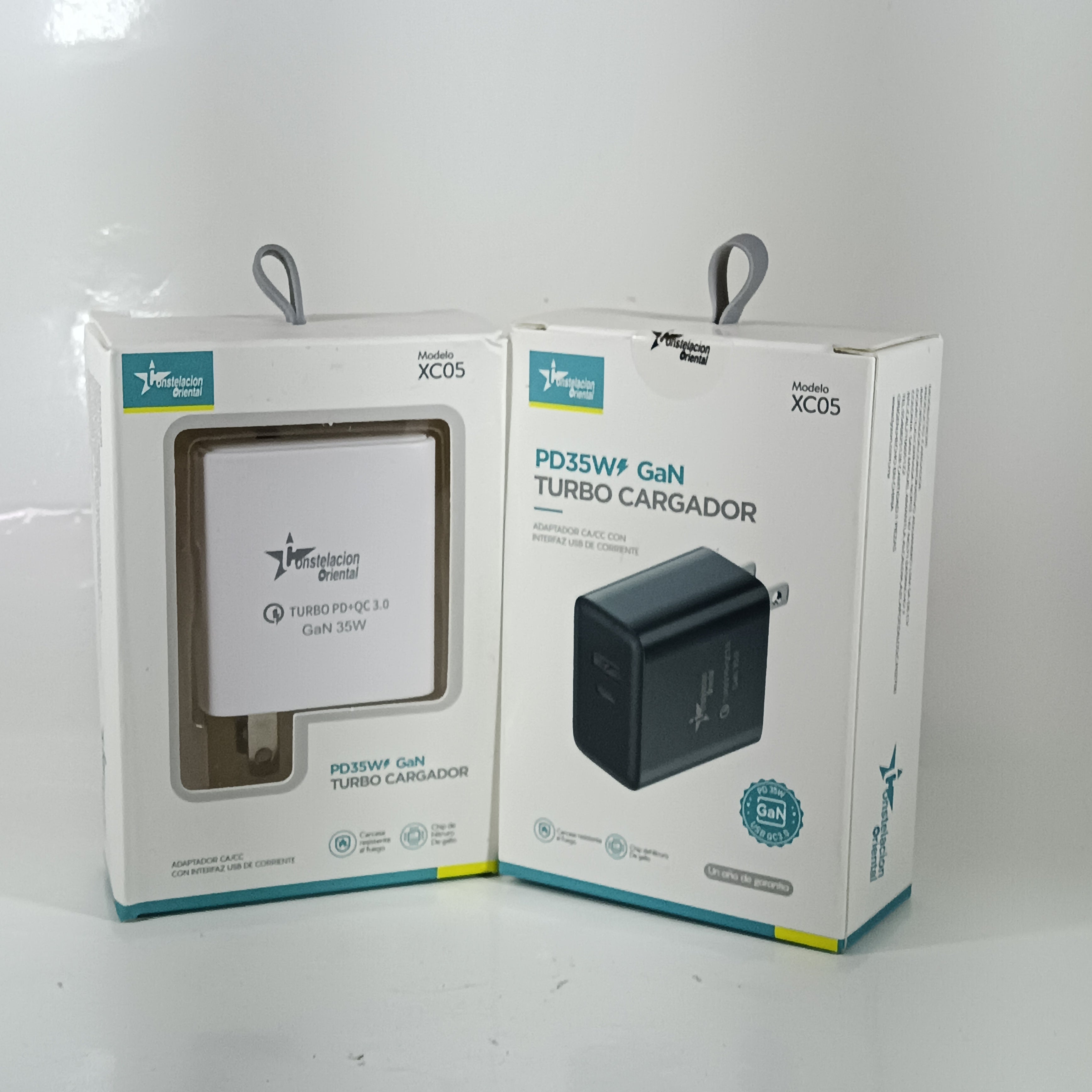 CUBO PARA CARGA CON DOBLE ENTRADA USB Y TIPO C - XC05