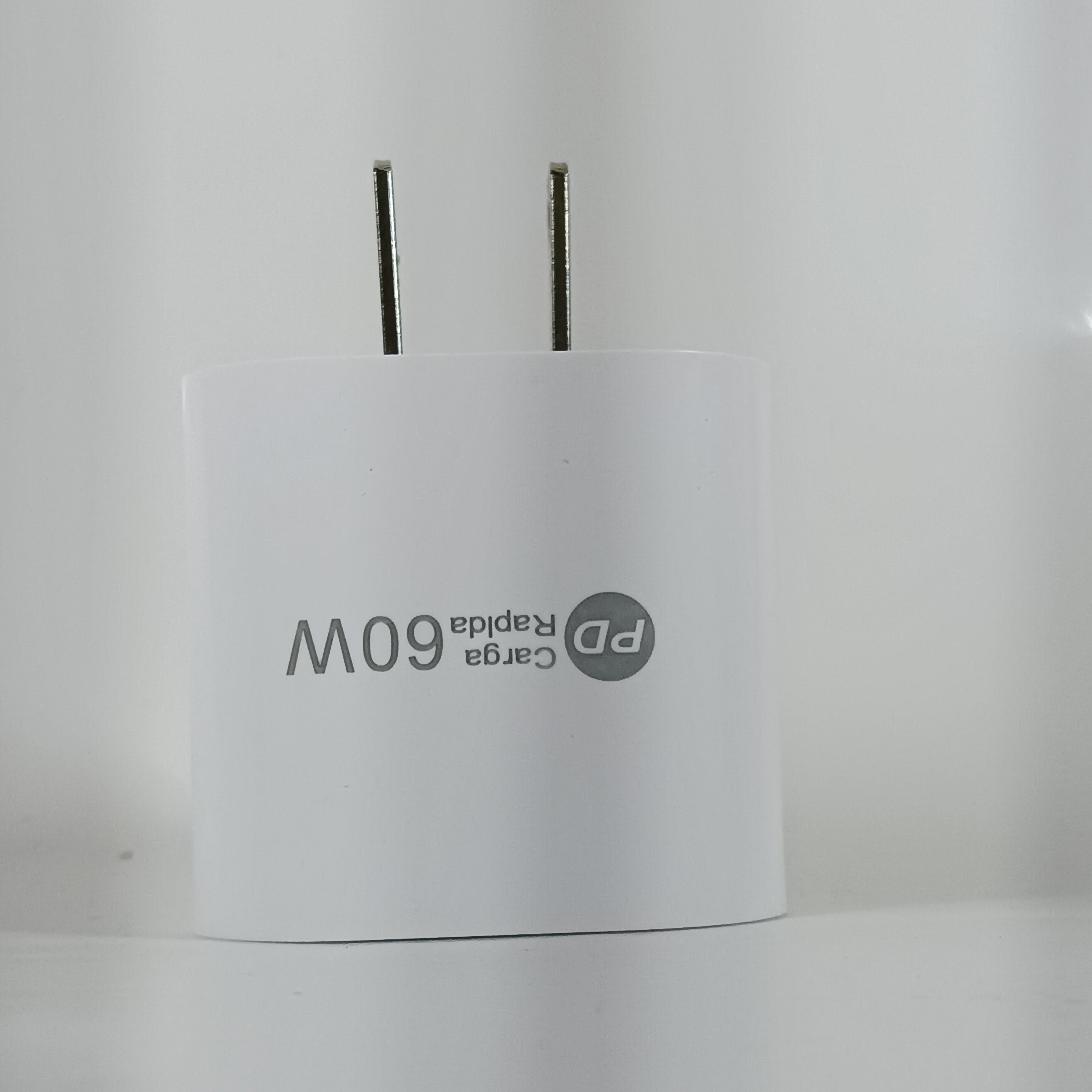 CUBO DE CARGA RAPIDA 60W ENTRADA TIPO C - CAR-703