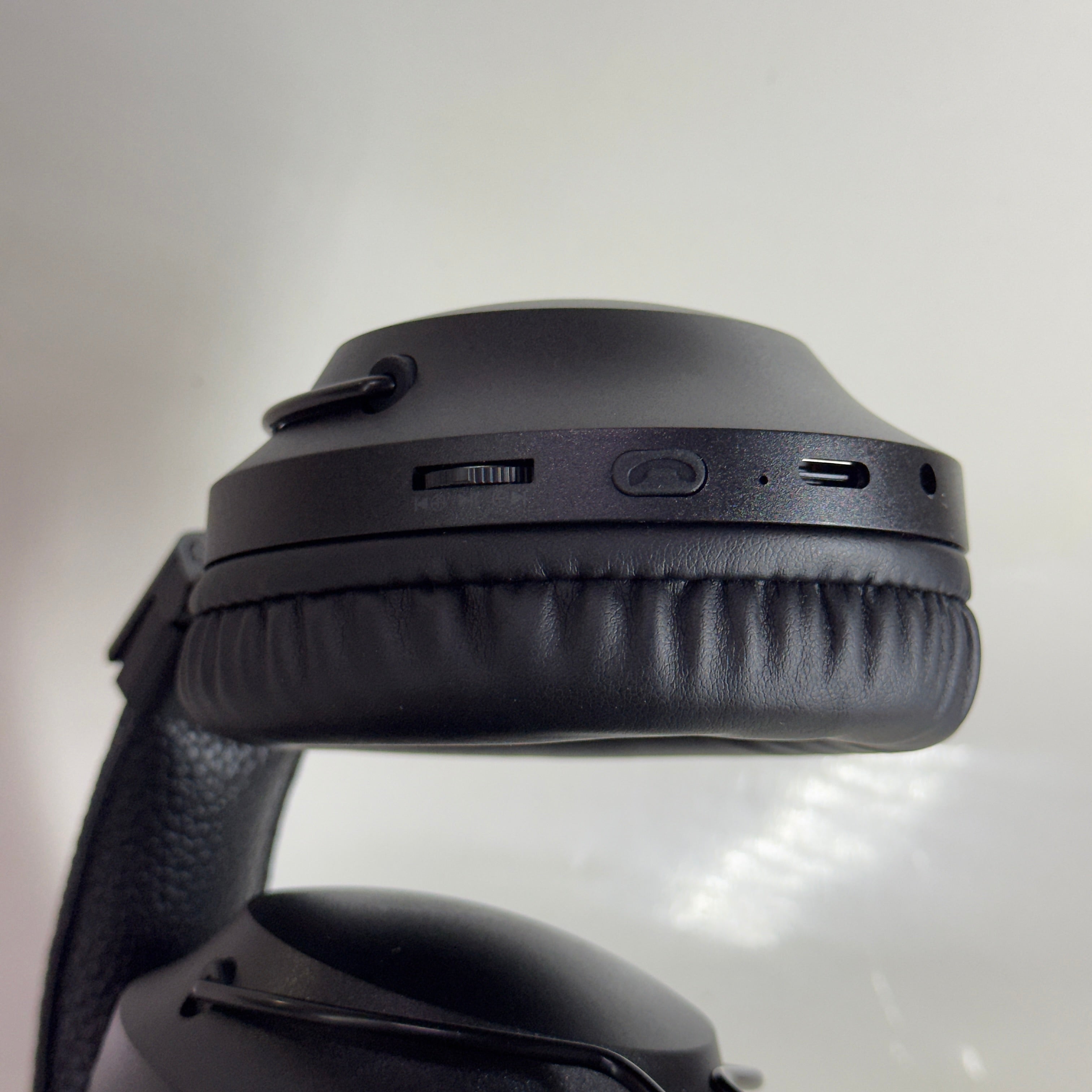 AUDIFONO BLUETOOTH DE CASCO LYZON - BT-V60