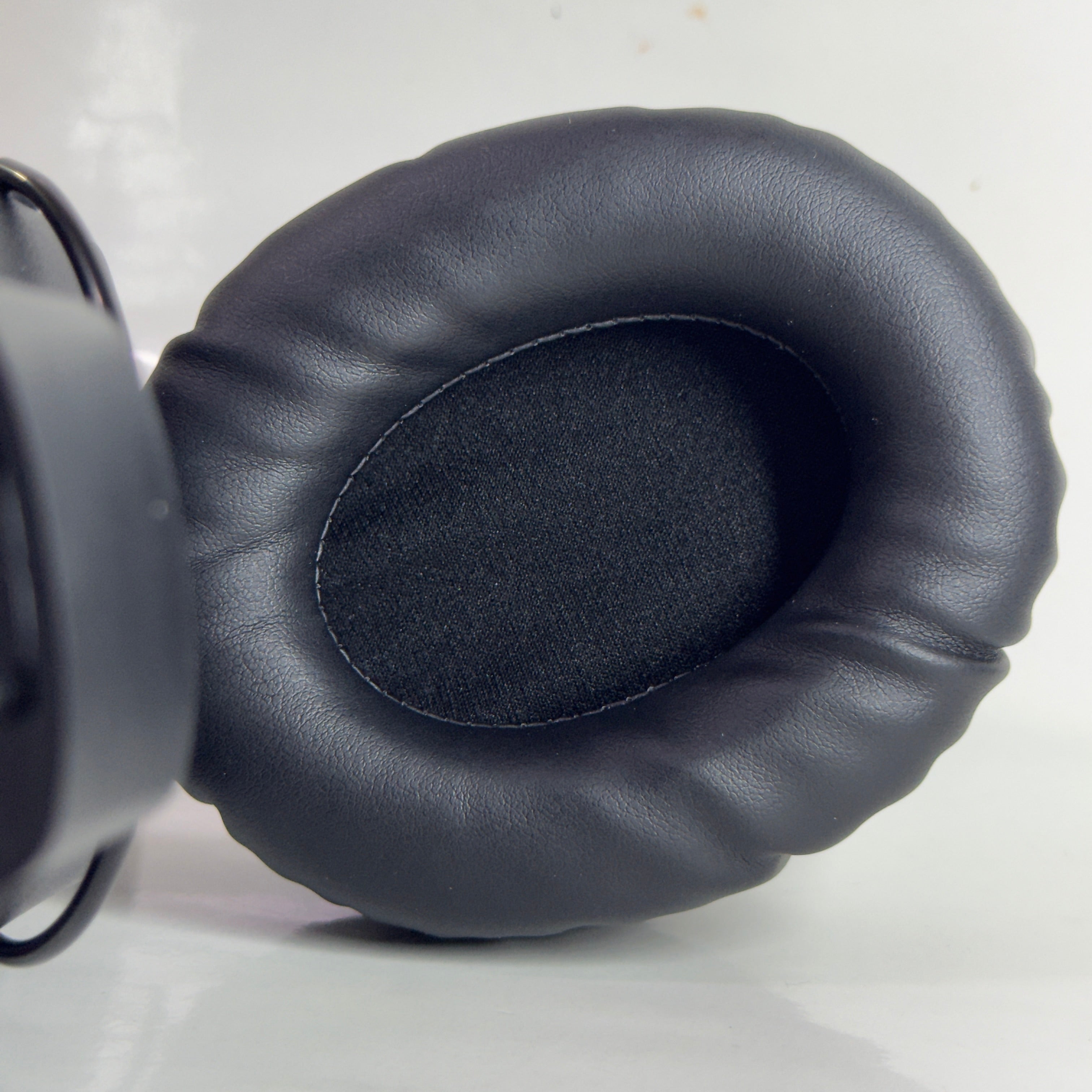 AUDIFONO BLUETOOTH DE CASCO LYZON - BT-V60