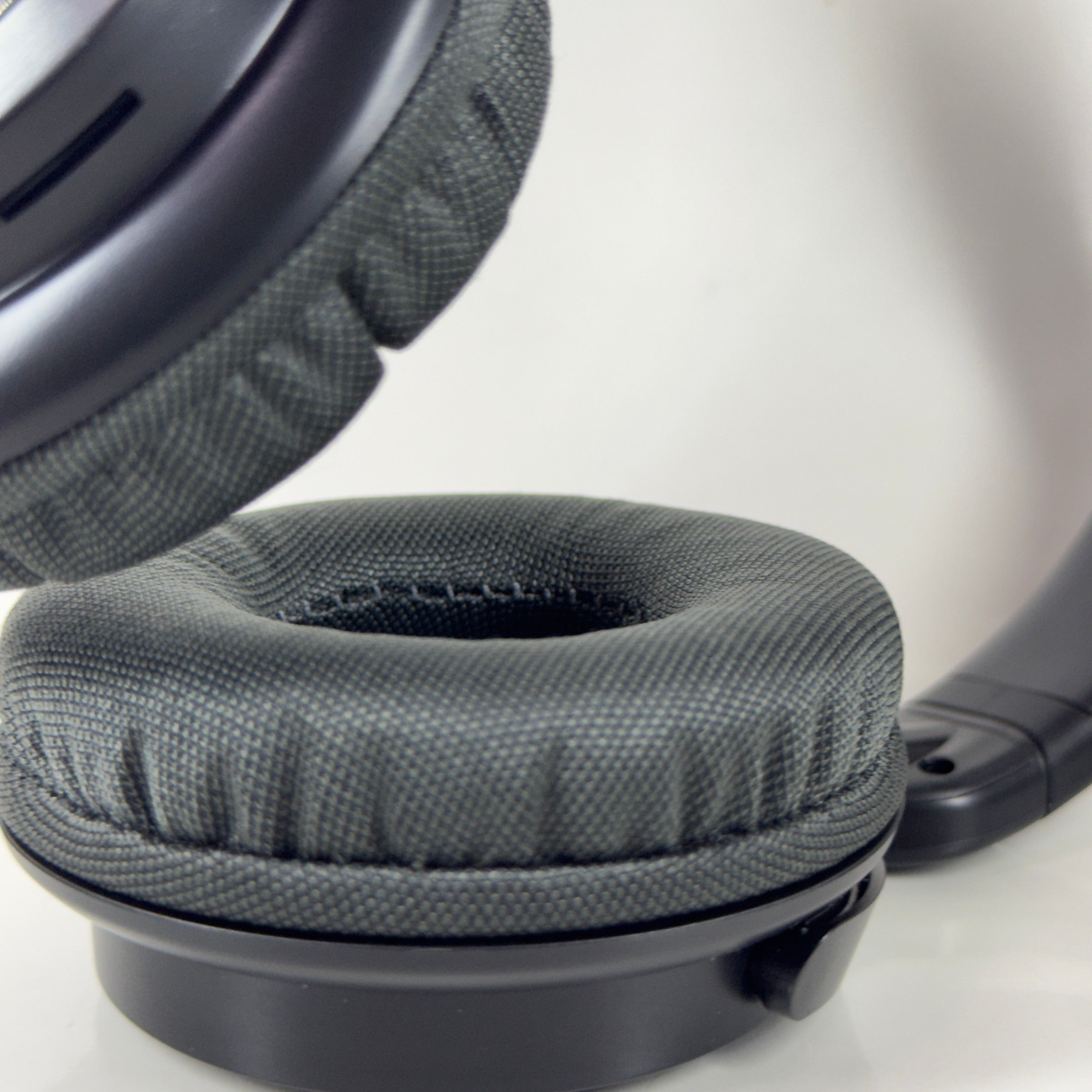 AUDIFONO BLUETOOTH DE CASCO LYZON - BT-660